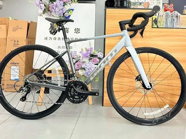Шоссейный велосипед Giant PCR Lite 1, 700C