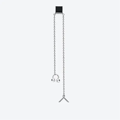 Серебряная серьга с ониксом, 2,74 г, код 189280