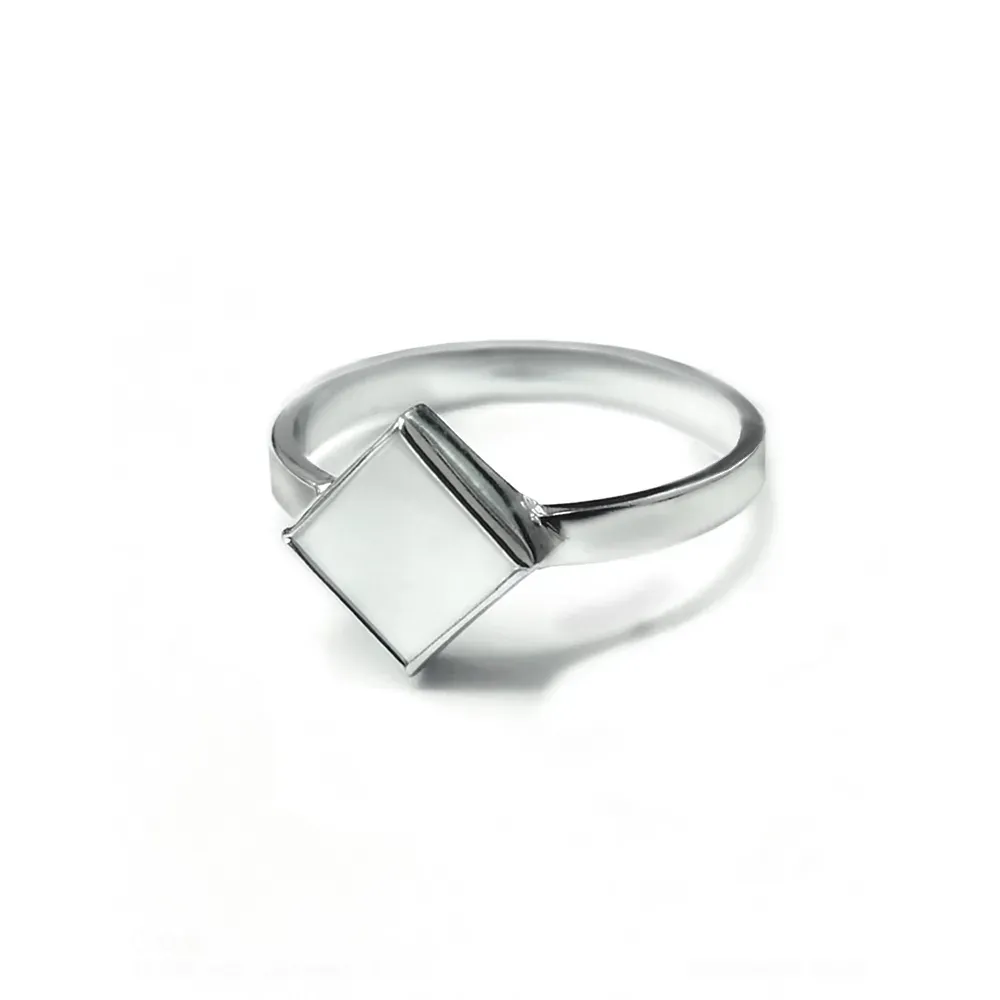 Серебряное кольцо с перламутром, 2,29 г