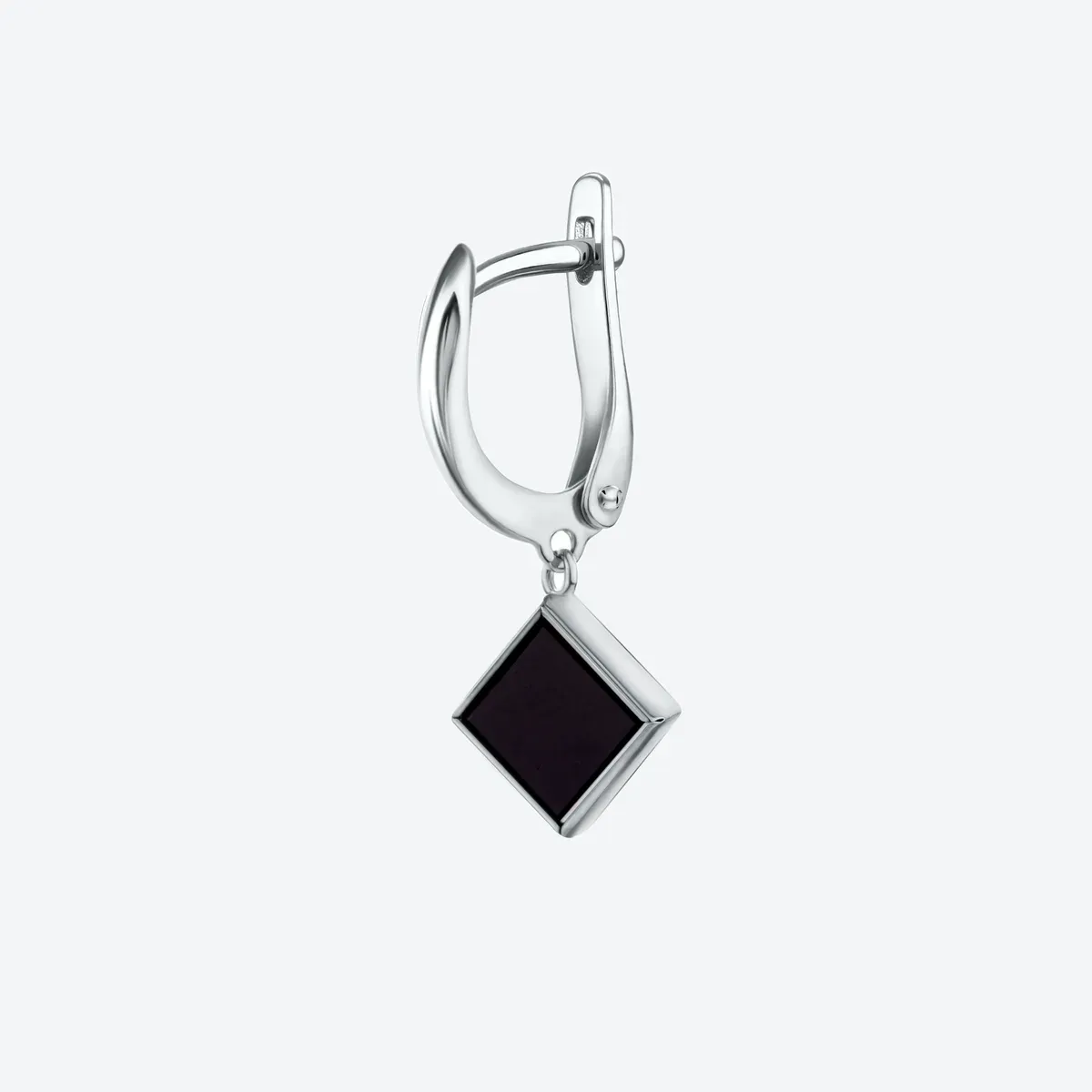 Серебряная серьга с ониксом, 1,4 г