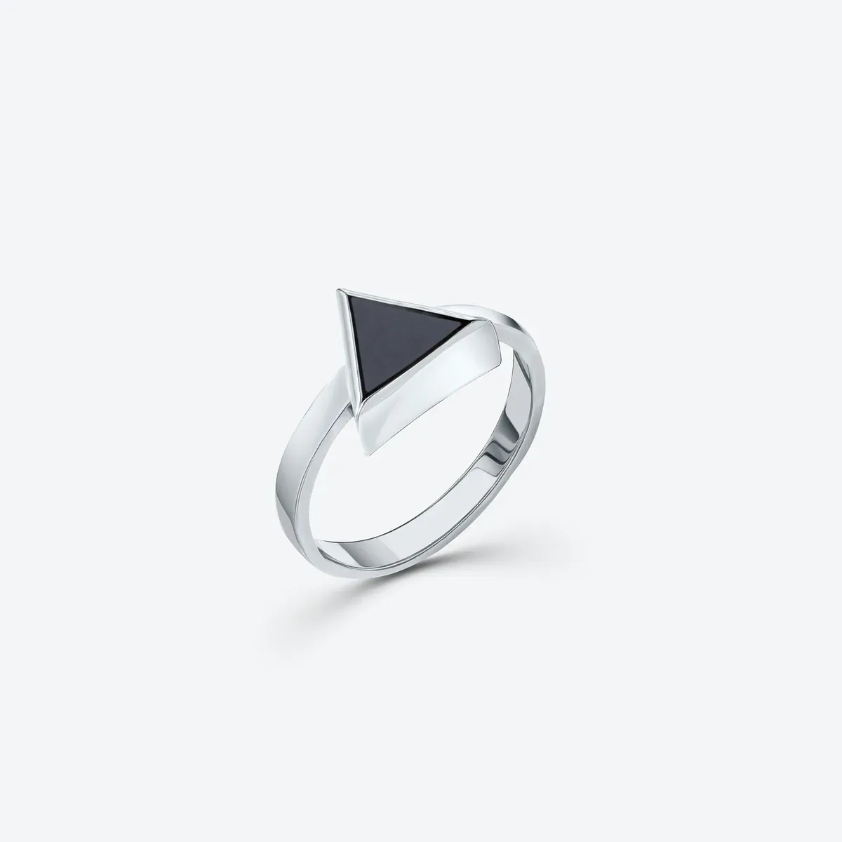 Серебряное кольцо с ониксом, 2,17 г