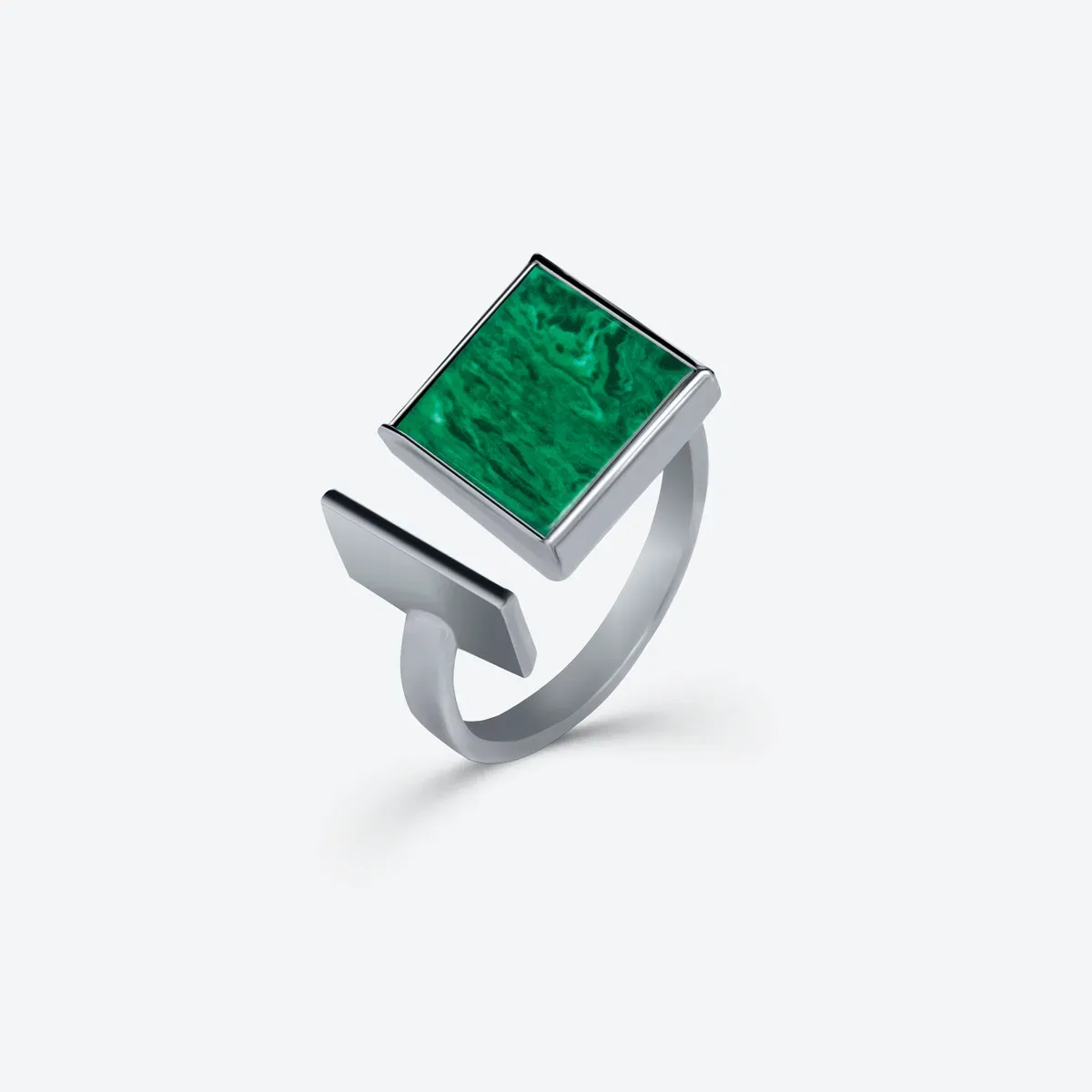 Серебряное кольцо с малахитом, 3,27 г